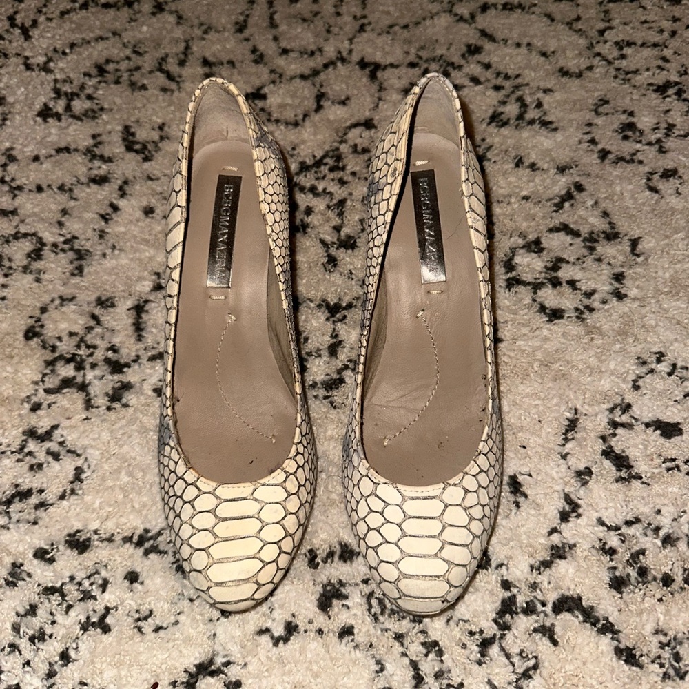 BCBGMaxAzria Cream and Black Heels